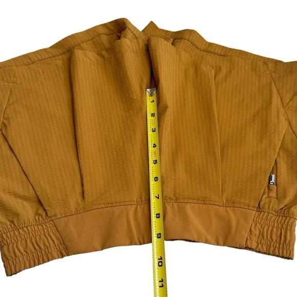 Athleta Textured Brooklyn Short Golden Turmeric Athletic Gym Utility Everyday 2 - Picture 11 of 13